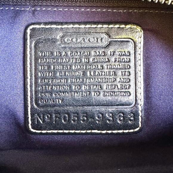 Coach Daisy Liquid Gloss Hobo Bag | Black Patent Leather Gold Hardware | Y2K EUC - Picture 11 of 16